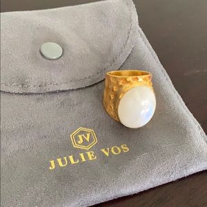Julie Vos Ring